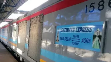 From Delhi - Private Day Tour To Taj Mahal By Superfast Train